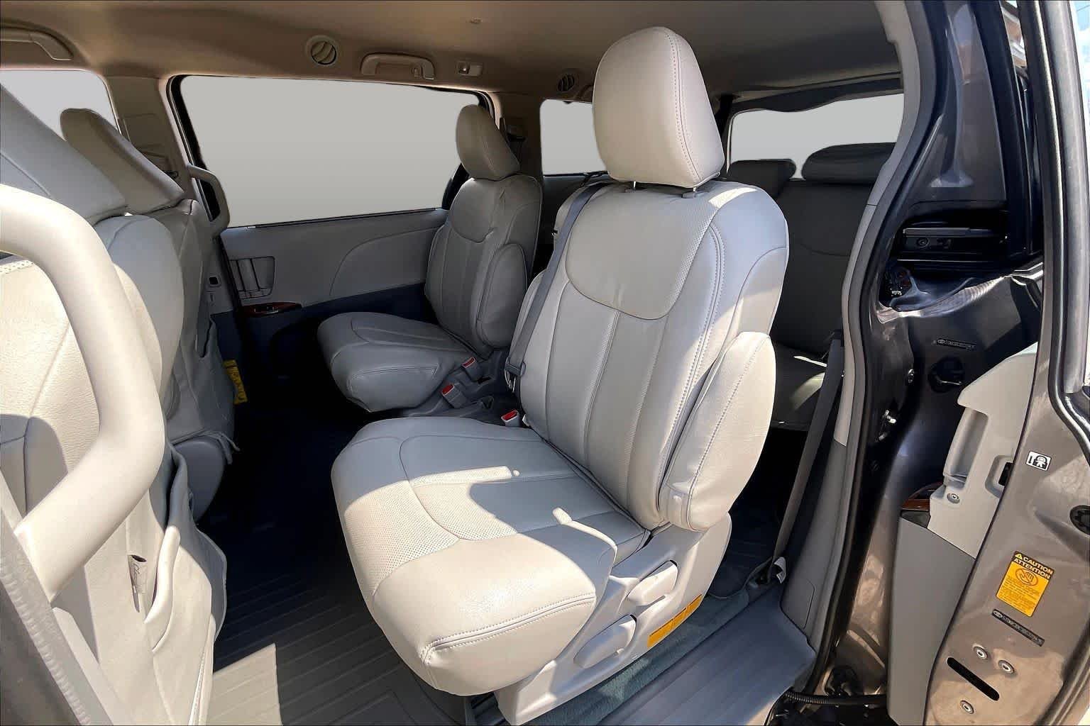 Used 2013 Predawn Gray Mica Toyota LE image 21