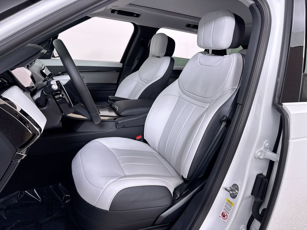 New 2026 Fuji White Land Rover Dynamic SE image 11