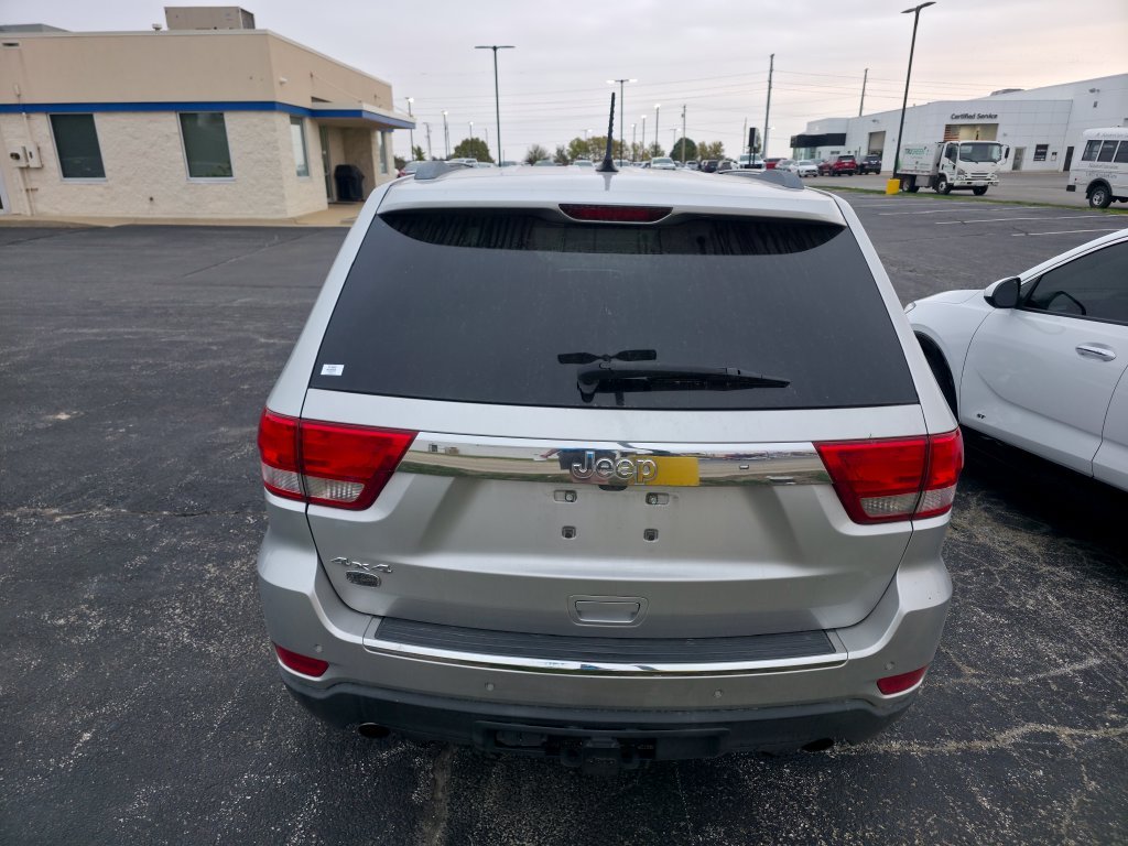 Used 2011 Bright Silver Metallic Clearcoat Jeep Overland image 7