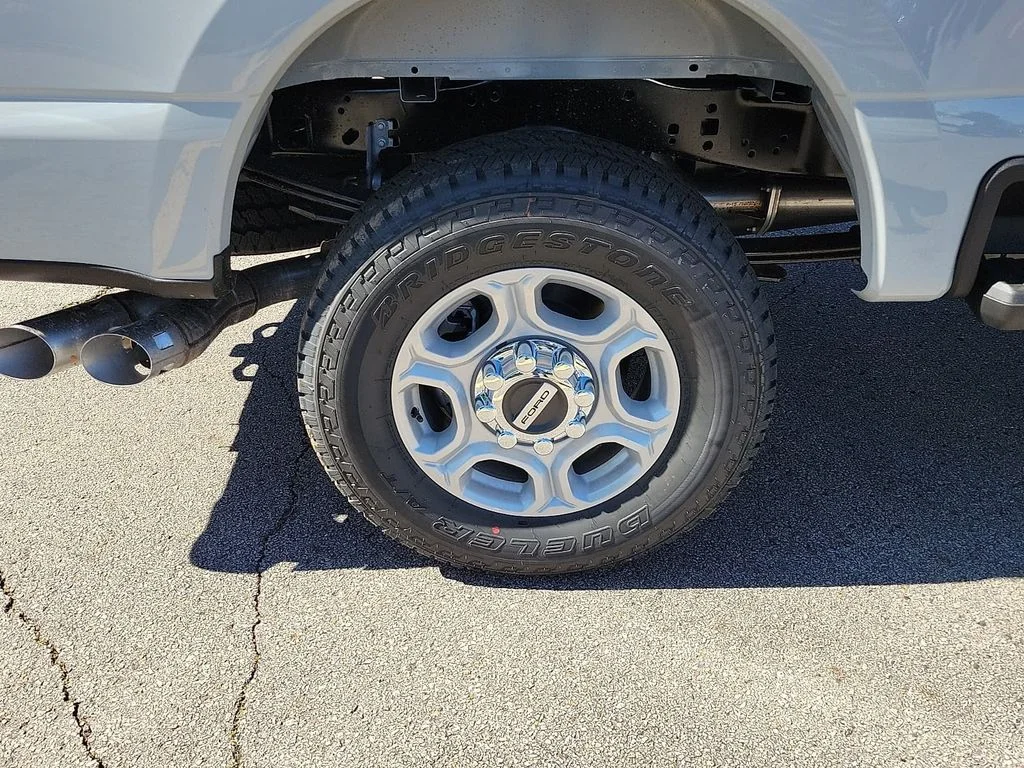 New 2026 Avalanche Ford F-250® XLT image 7