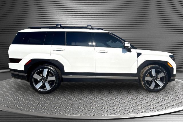 Used 2025 White Hyundai Limited image 4
