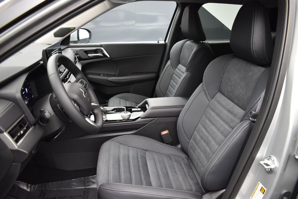 New 2026 Silver Mitsubishi SE image 11