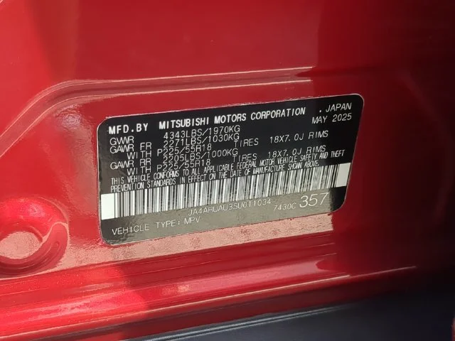Used 2025 Red Mitsubishi 2.0 LE image 37