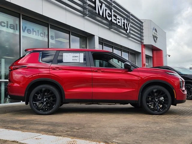 New 2026 Red Nissan SL image 5