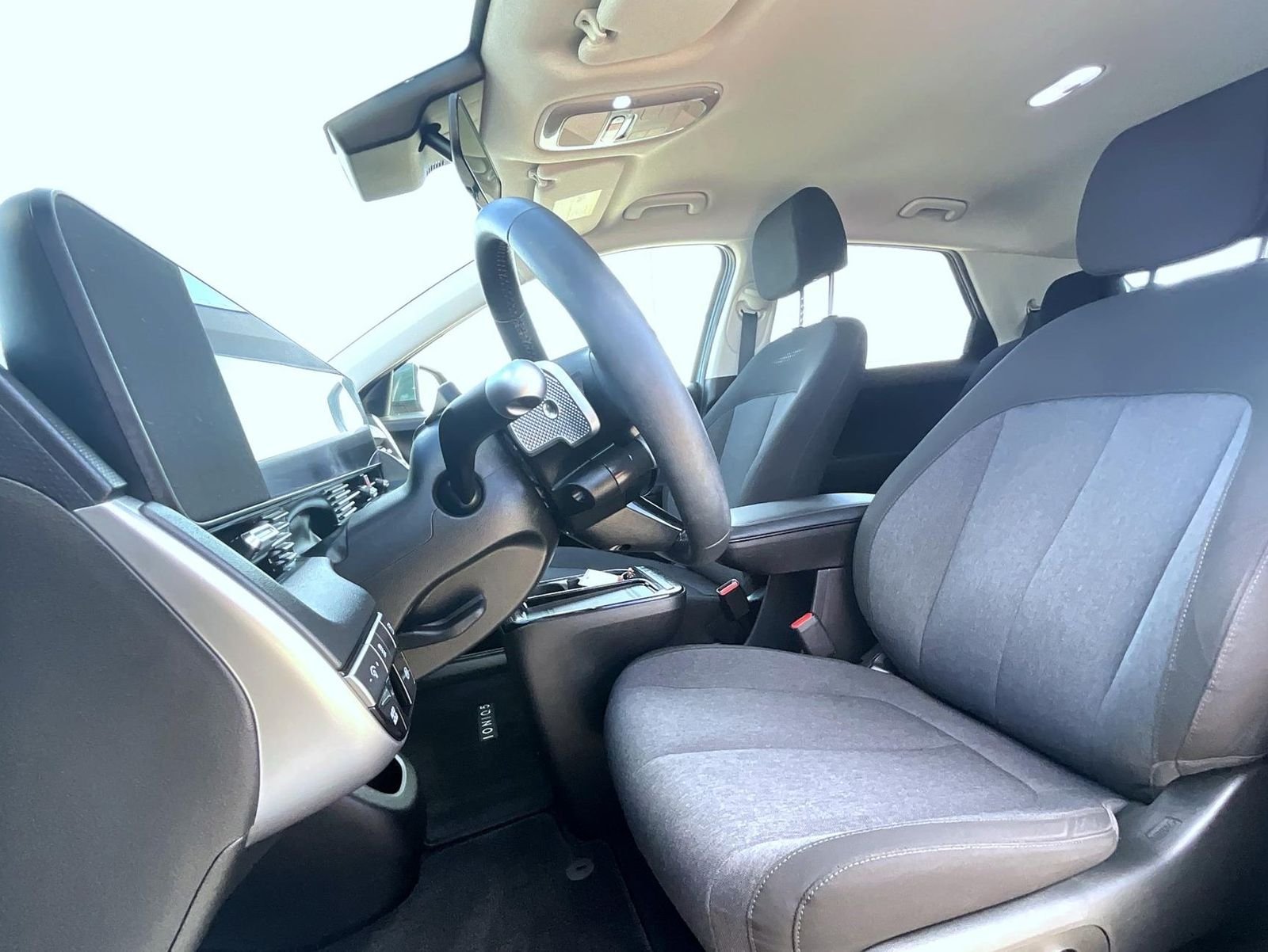 Used 2025 Green Hyundai SE image 10