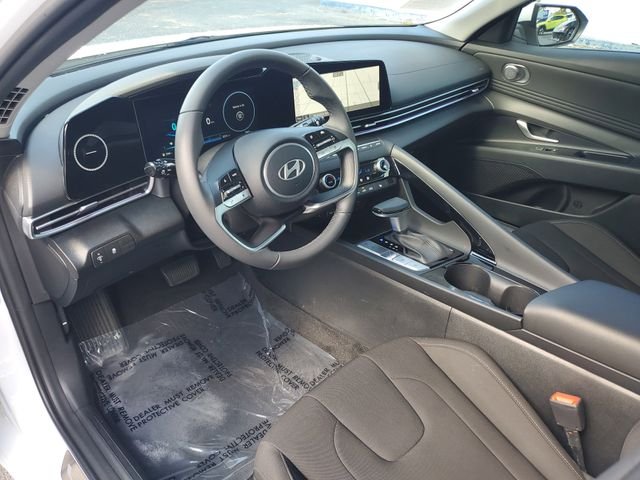 2025 Hyundai Elantra SEL - Photo 8