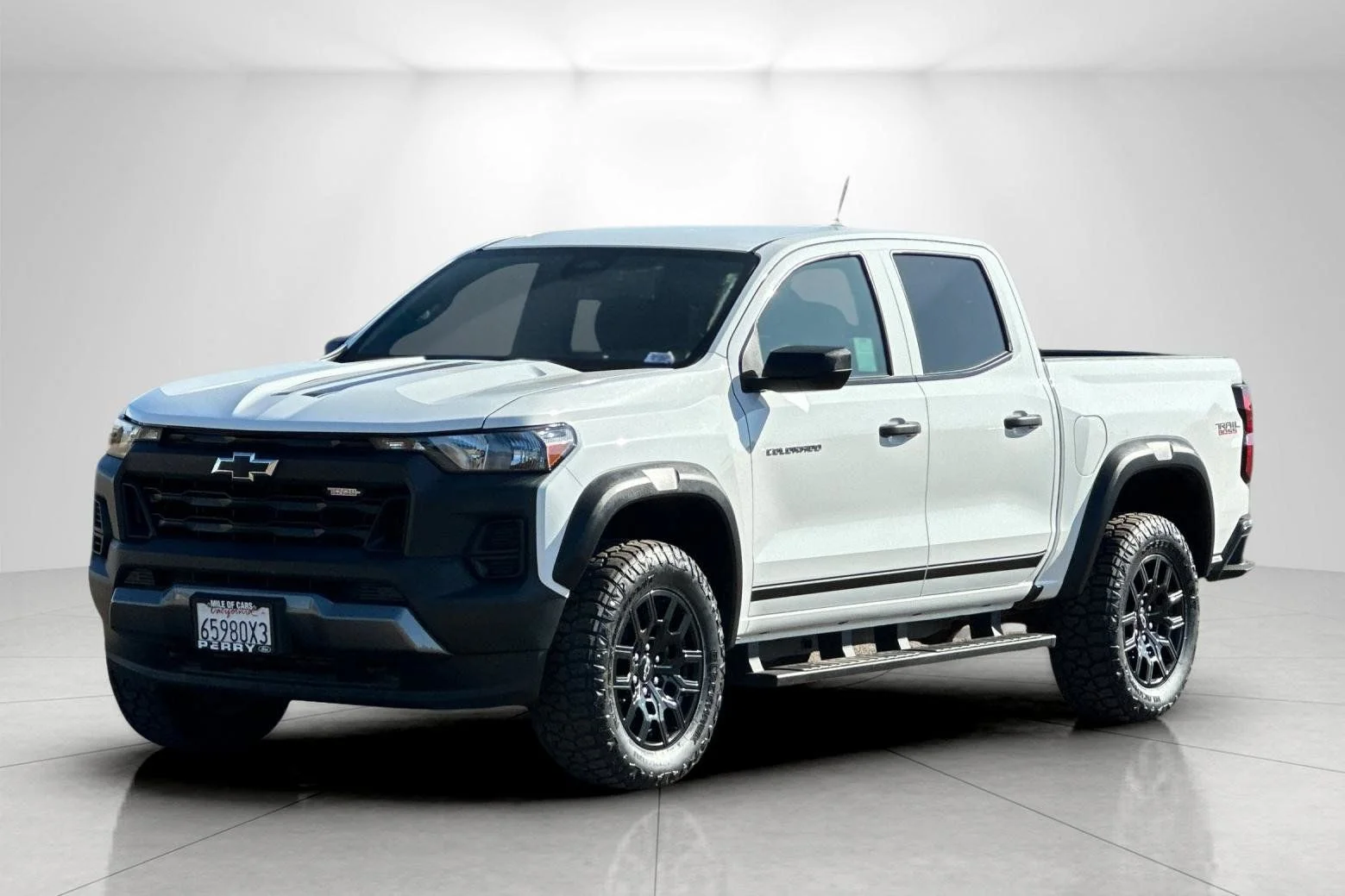 Used 2023 Summit White Chevrolet Trail Boss image 7