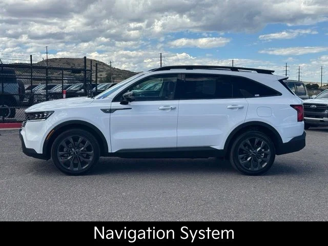 Used 2022 White Kia X-Line SX Prestige image 3