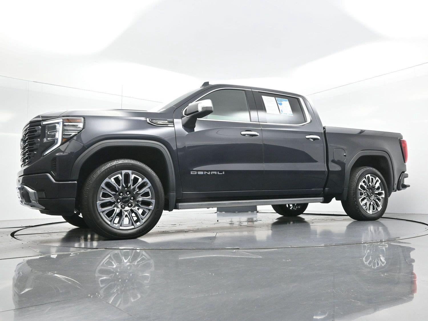Used 2023 TITANIUM RUSH METALLIC GMC Denali Ultimate image 21