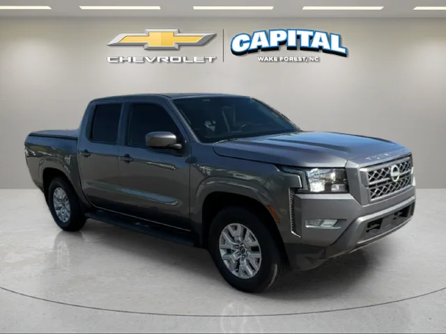 Used 2024 Gray Nissan SV image 7