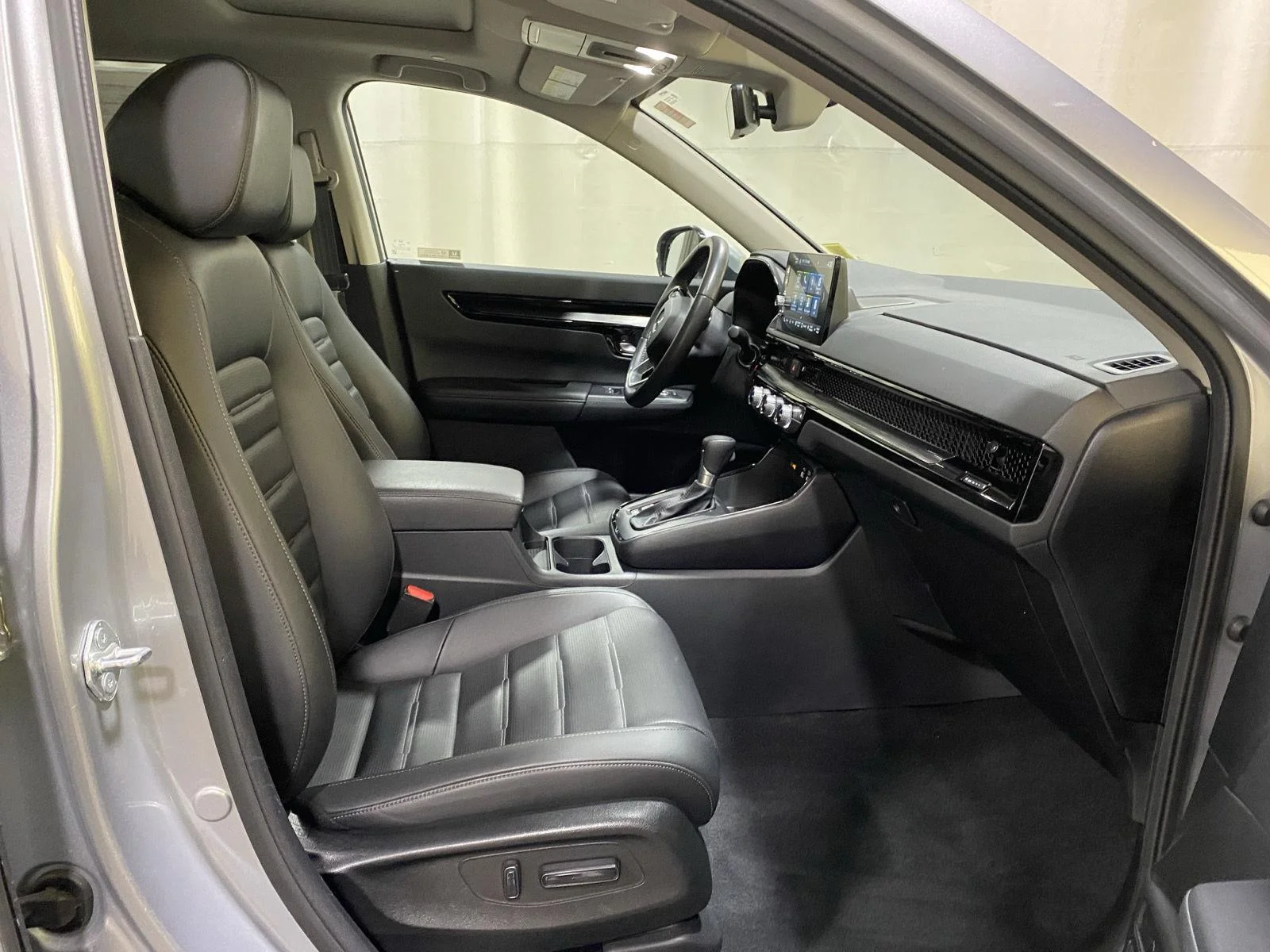 Used 2024 Lunar Silver Metallic Honda EX-L image 11