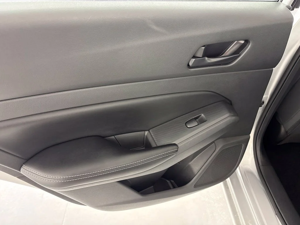Used 2024 Silver Nissan 2.5 SV image 21