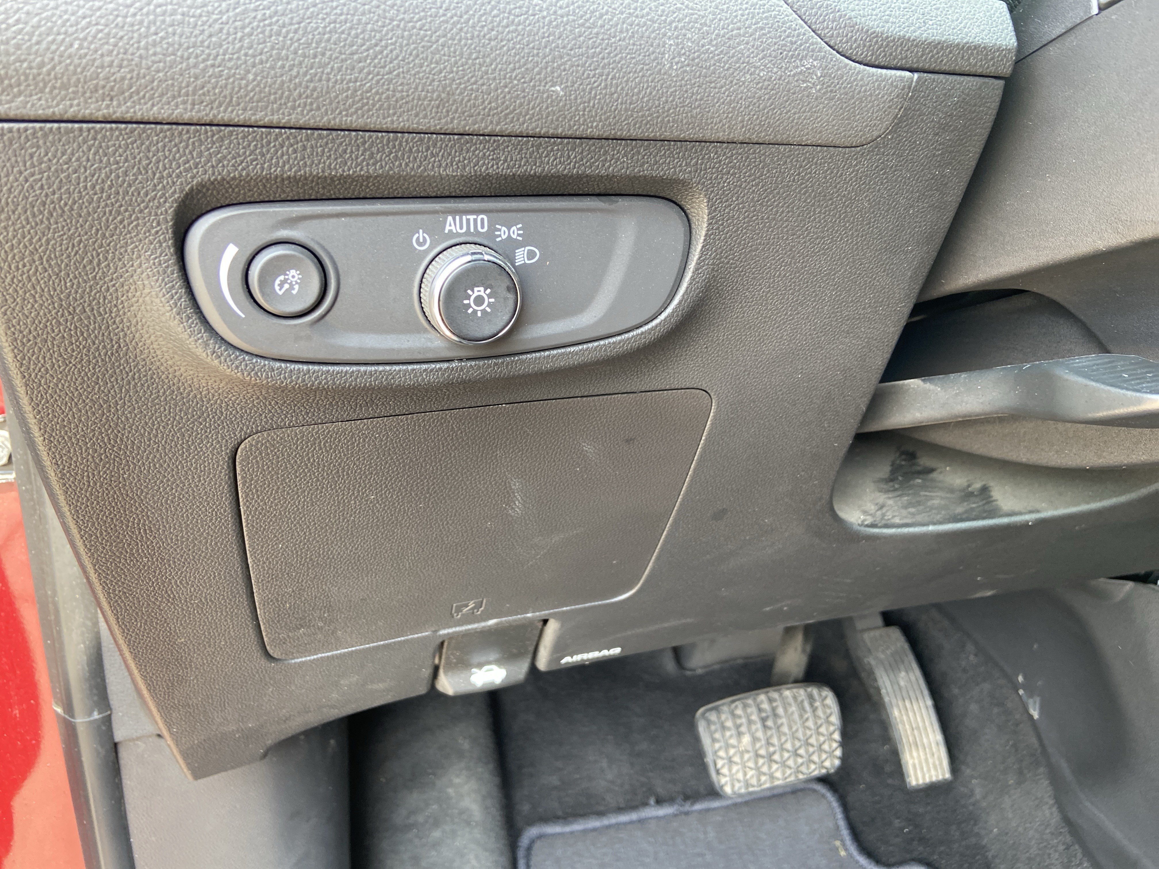Used 2024 Cinnabar Metallic Buick Preferred image 44