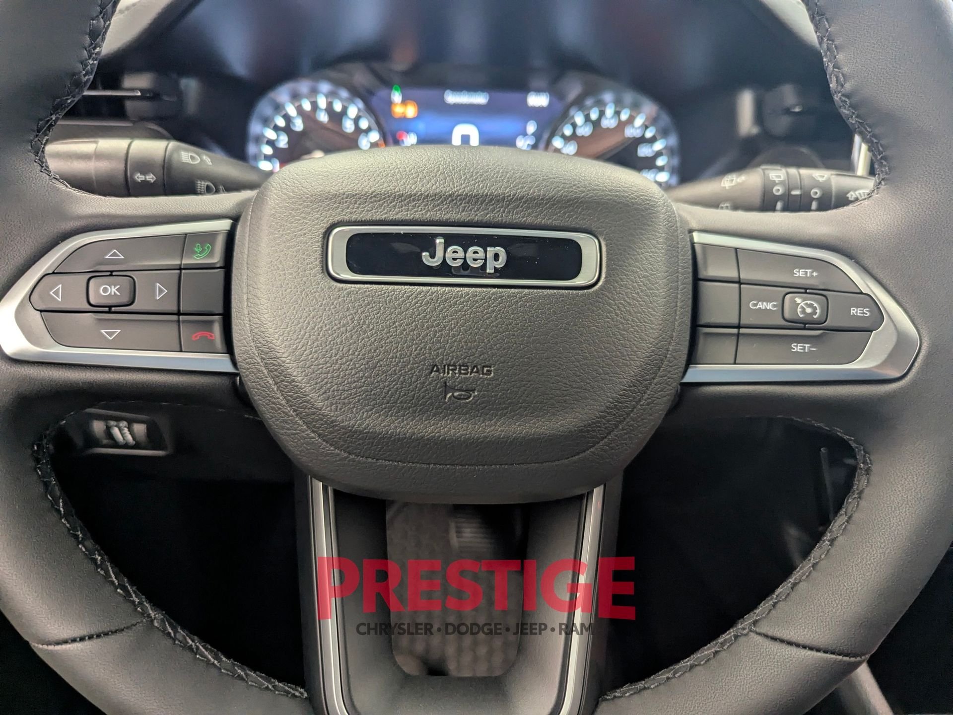 New 2026 Silver Zynith Metallic Clearcoat Jeep Latitude image 14