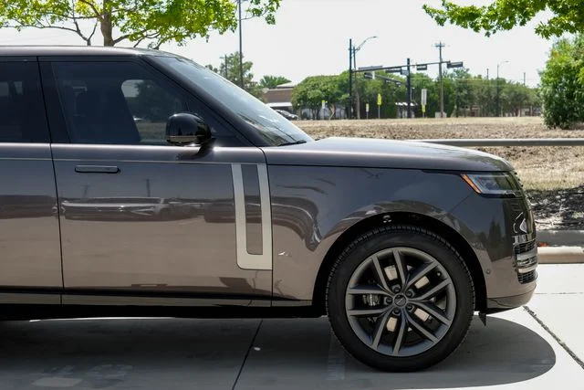 New 2026  Land Rover SE image 10