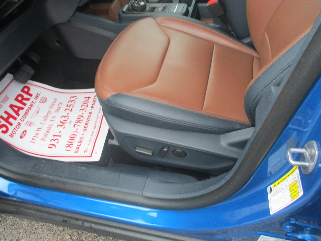 Used 2022 Velocity Blue Metallic Ford Lariat image 19