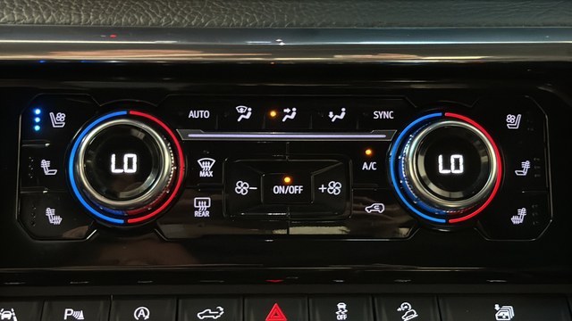 Used 2024 Onyx Black GMC Denali image 18