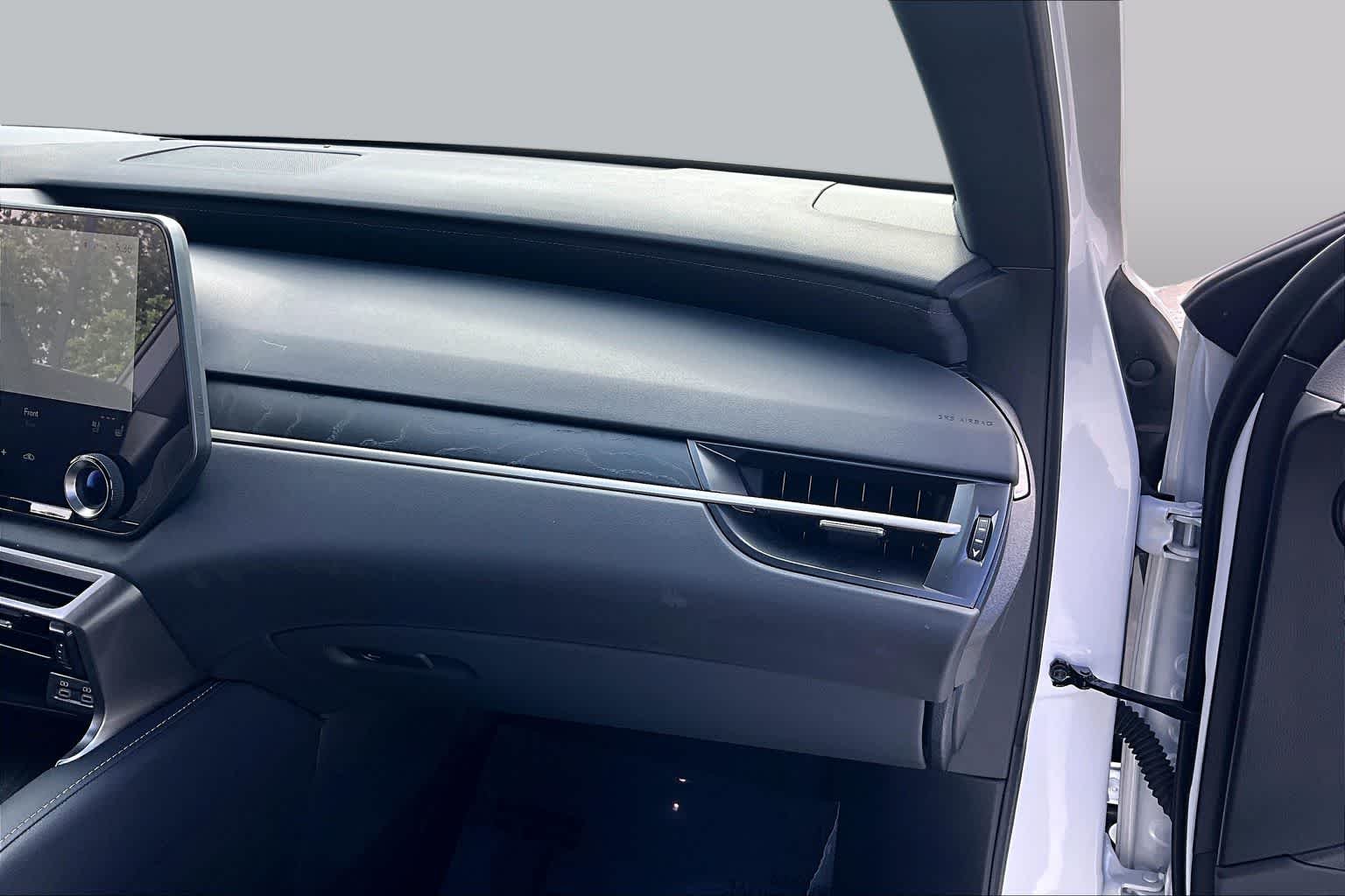 Used 2023 Eminent White Pearl Lexus Luxury image 18