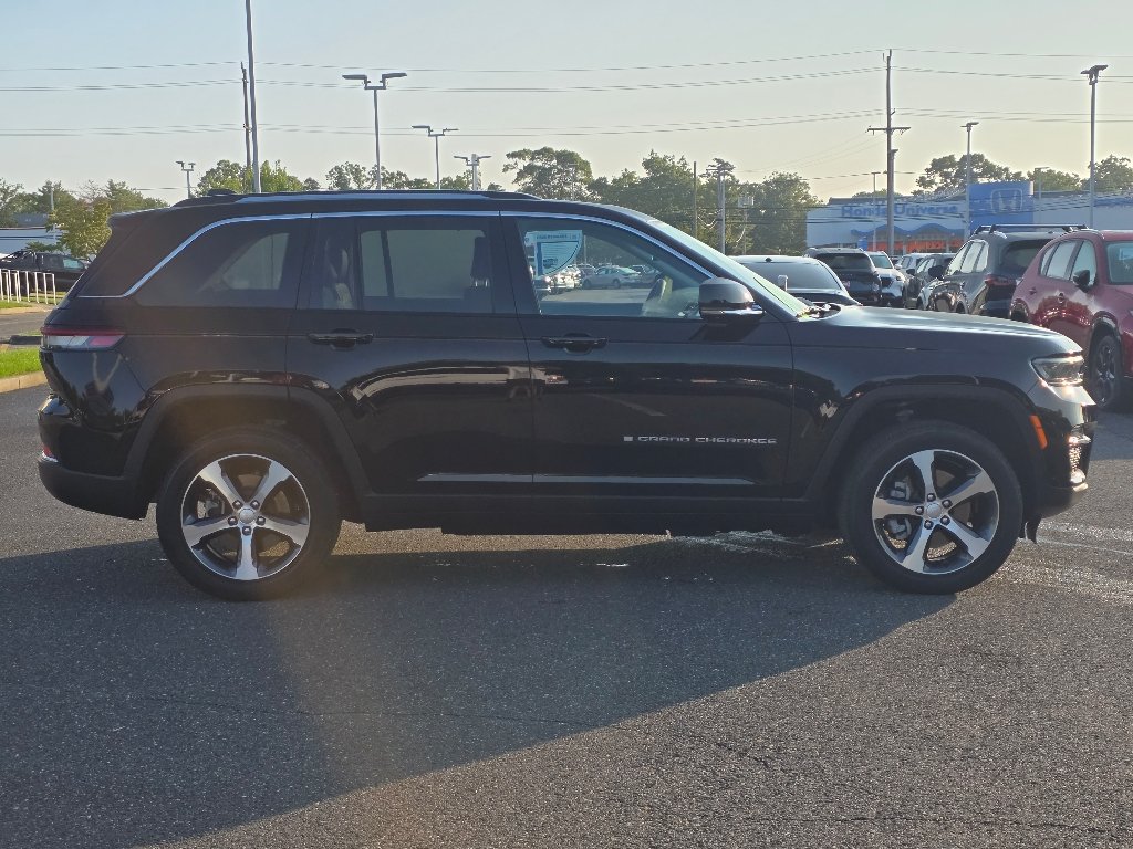 Used 2023 Diamond Black Crystal Pearl Coat Jeep 4xe image 18