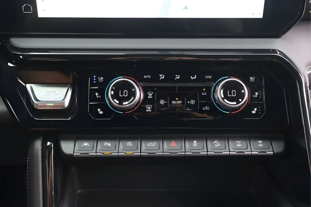Used 2025 Silver GMC AT4X image 25