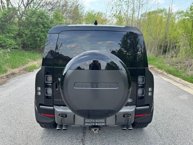 Certified Used 2023 Carpathian Gray Premium Metallic Land Rover Carpathian Edition image 6