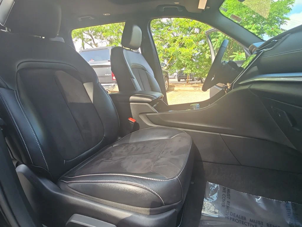 Used 2023 Black Jeep Altitude image 10