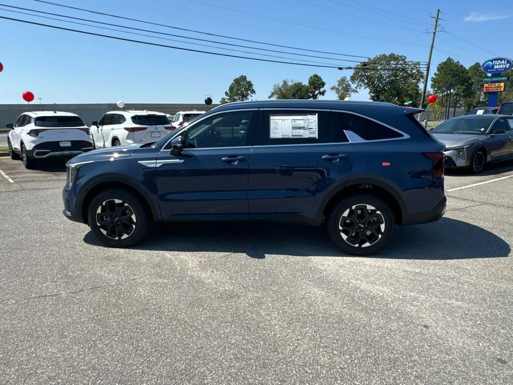 2025 Kia Sorento S - Photo 6