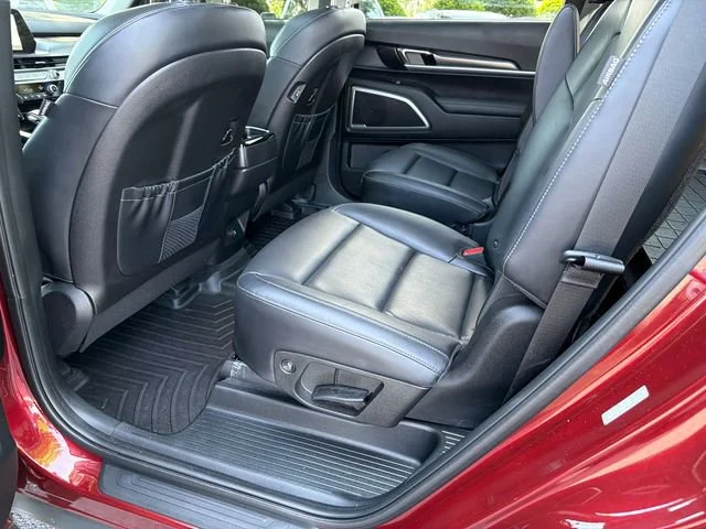 Used 2023 Red Kia S image 20