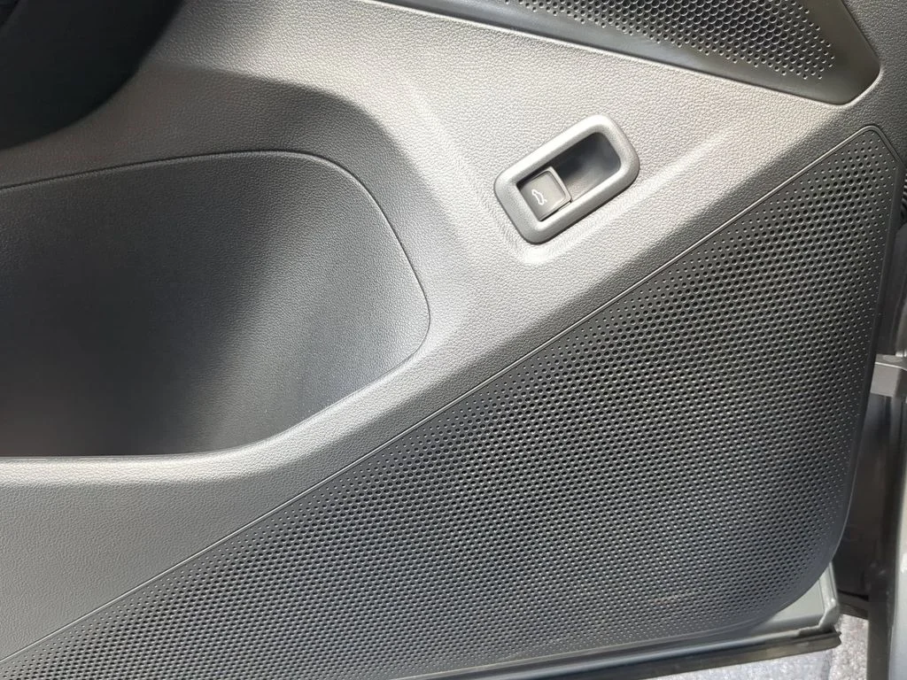 New 2026 Silver Volkswagen 2.0T SE image 19