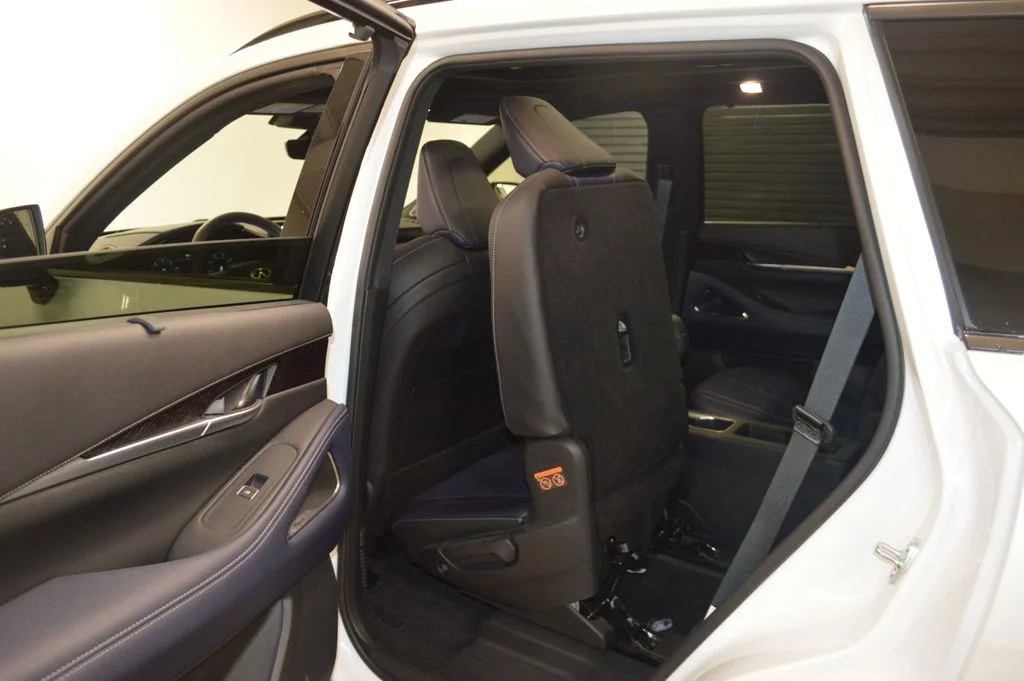 Certified Used 2026 White INFINITI SPORT image 33