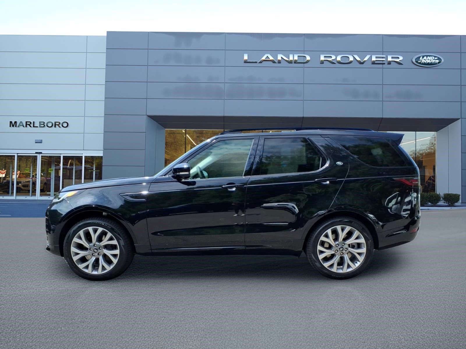 New 2026 Santorini Black Land Rover Gemini Edition image 6
