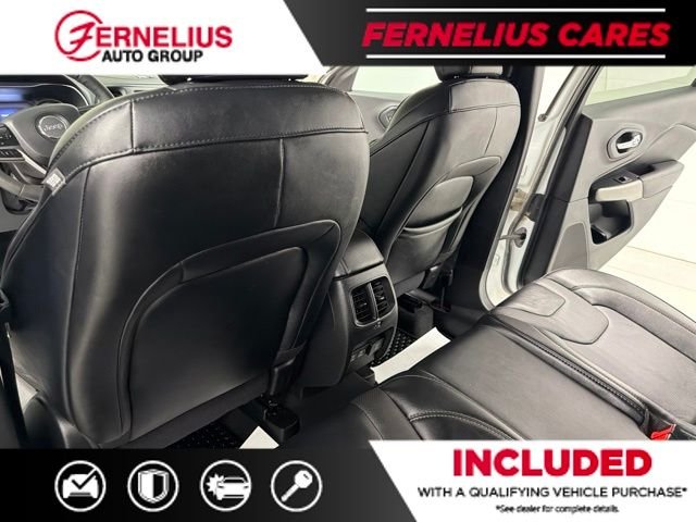 Used 2022 White Jeep Latitude Lux image 25