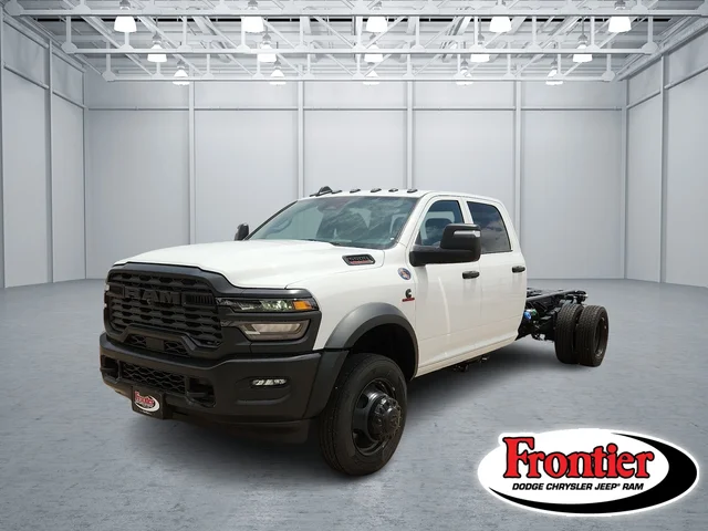 2026 Ram 5500 Chassis Cab TRADESMAN  CREW  4X4 84' CA