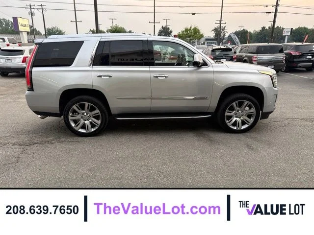 Used 2017 Silver Cadillac Luxury image 3