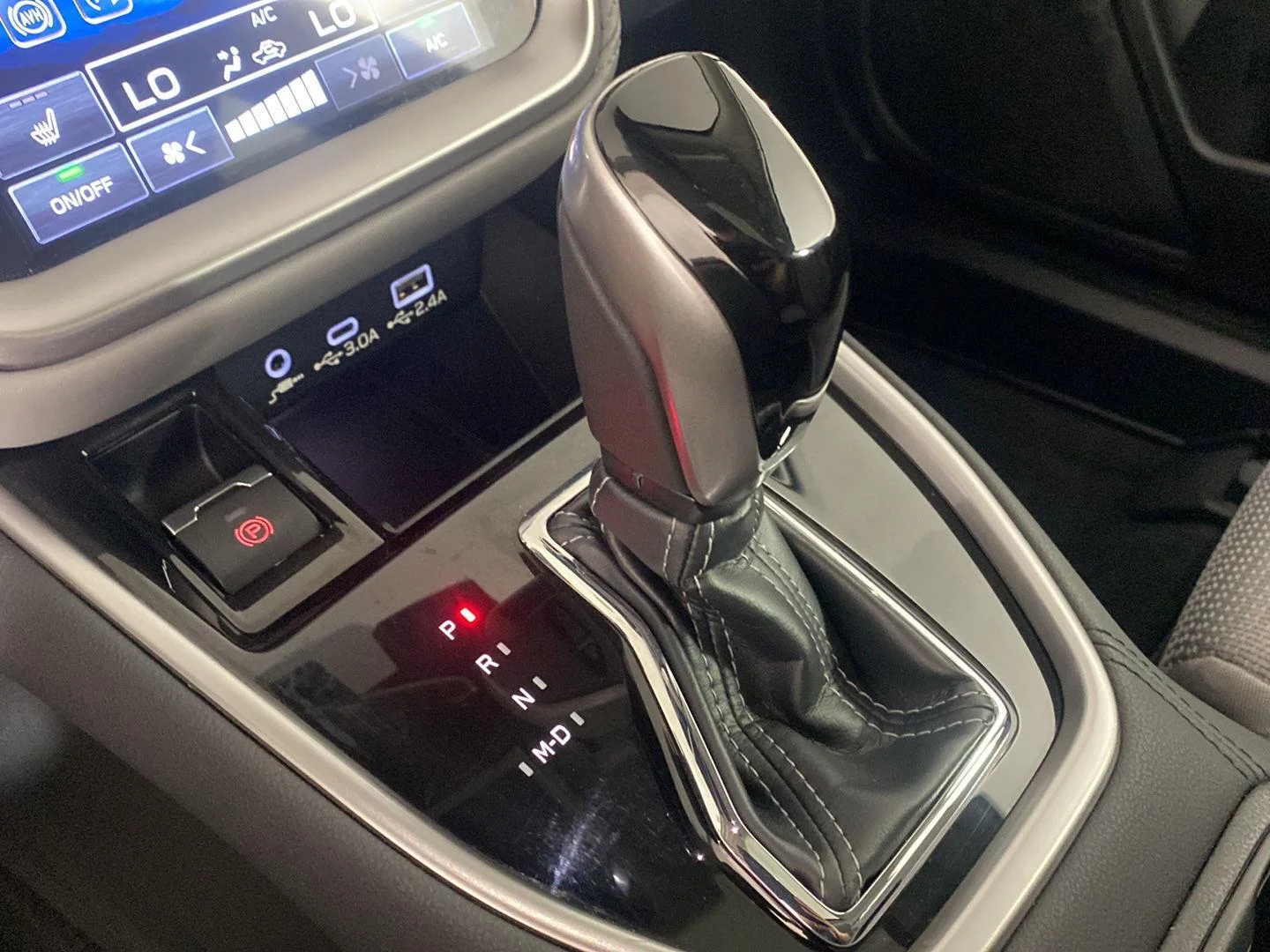 Used 2025 Magnetite Gray Metallic Subaru Premium image 19