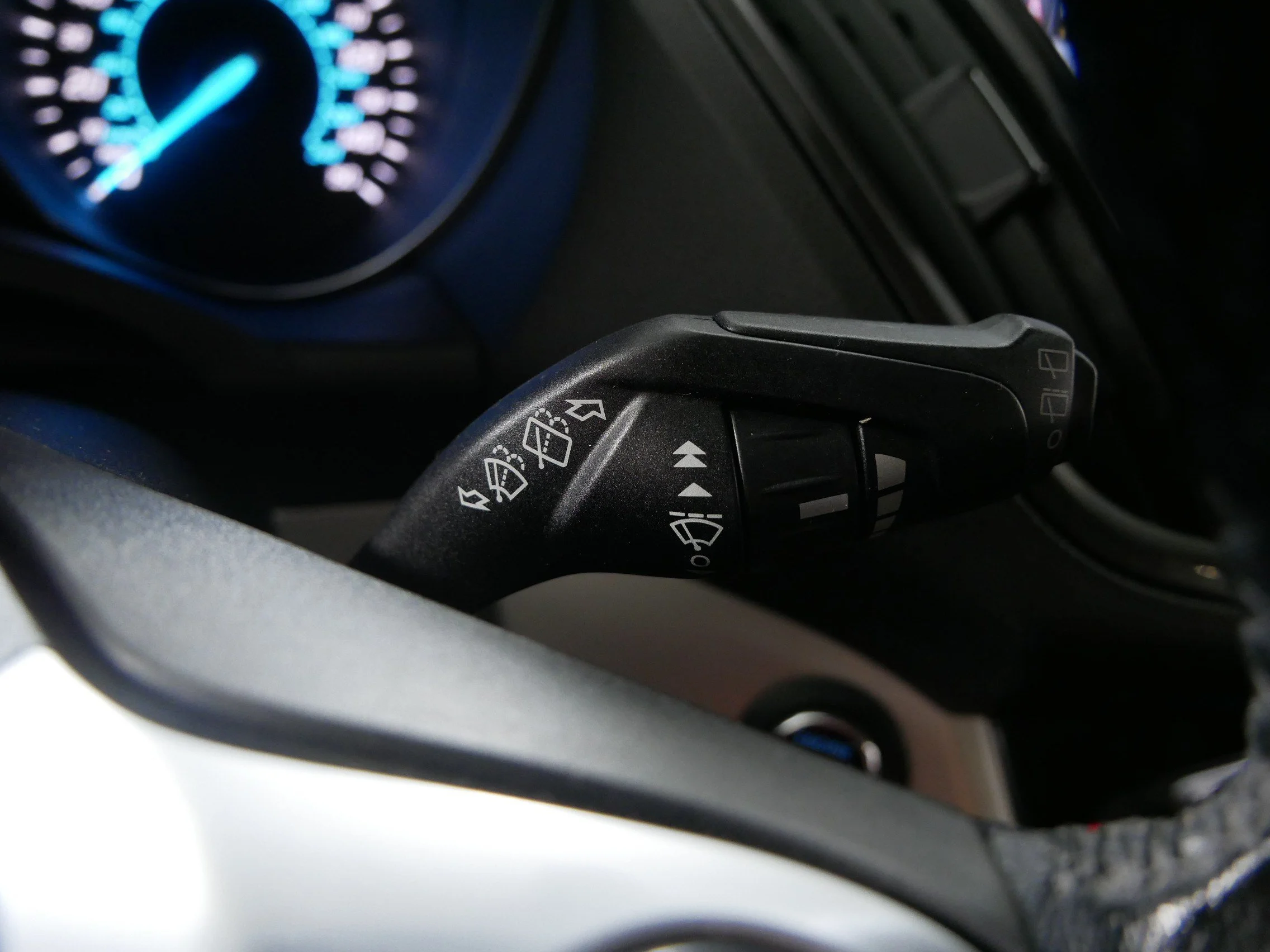 Used 2013 White Platinum Tricoat Ford SEL image 31