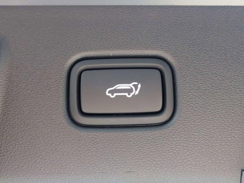 New 2026 Silver Hyundai SEL Premium FWD image 13