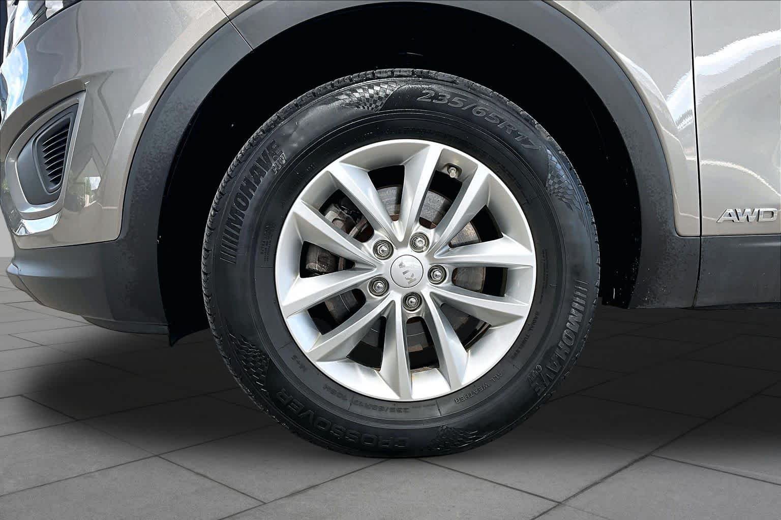 Used 2016 Titanium Silver Kia LX image 11