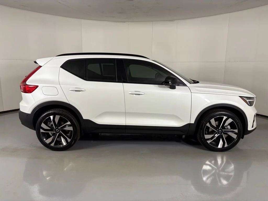 2026 Volvo XC40 Ultra - Photo 9