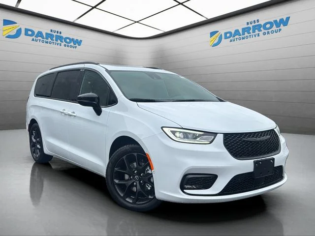 New 2026 Bright White Clear-Coat Exterior Paint Chrysler Select image 7
