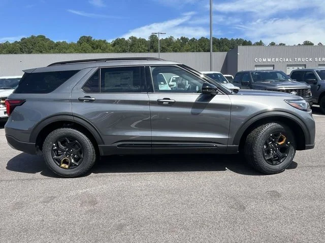 New 2026 Gray Ford Tremor image 2