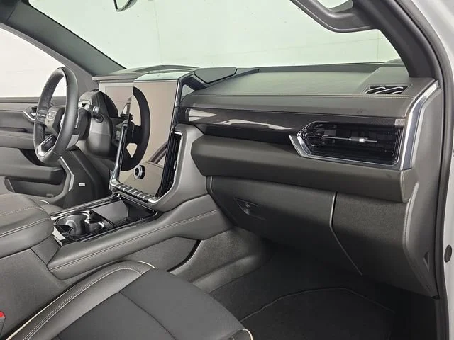 Used 2026 Summit White GMC Elevation image 21