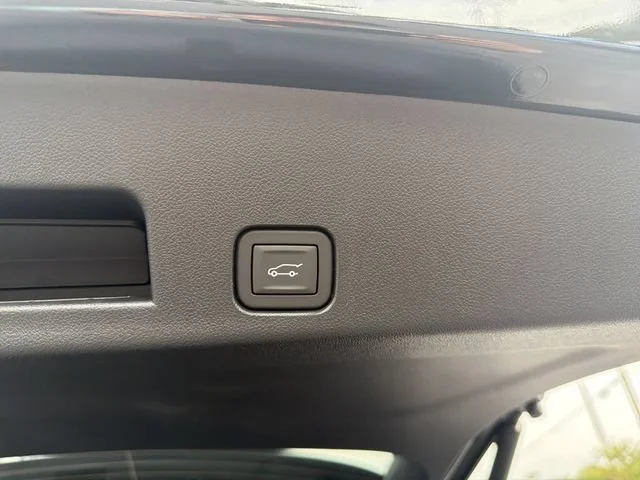 New 2026 Ebony Twilight Metallic GMC Elevation image 12