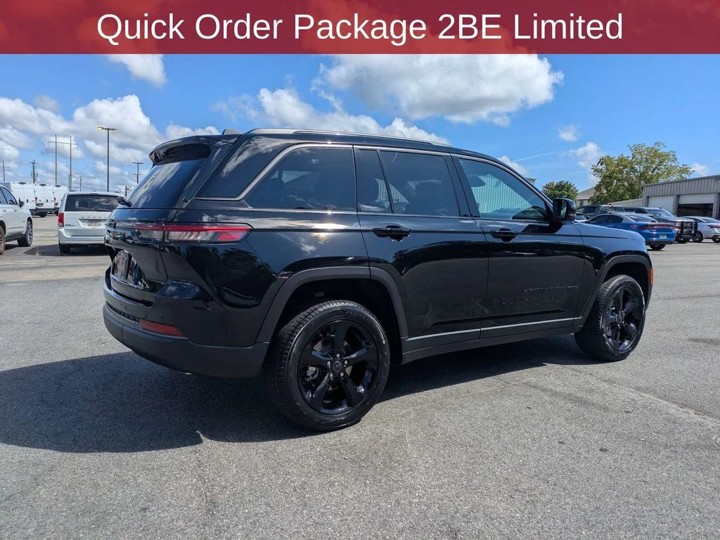 New 2027 High-Gloss Black Paint Jeep Limited image 6