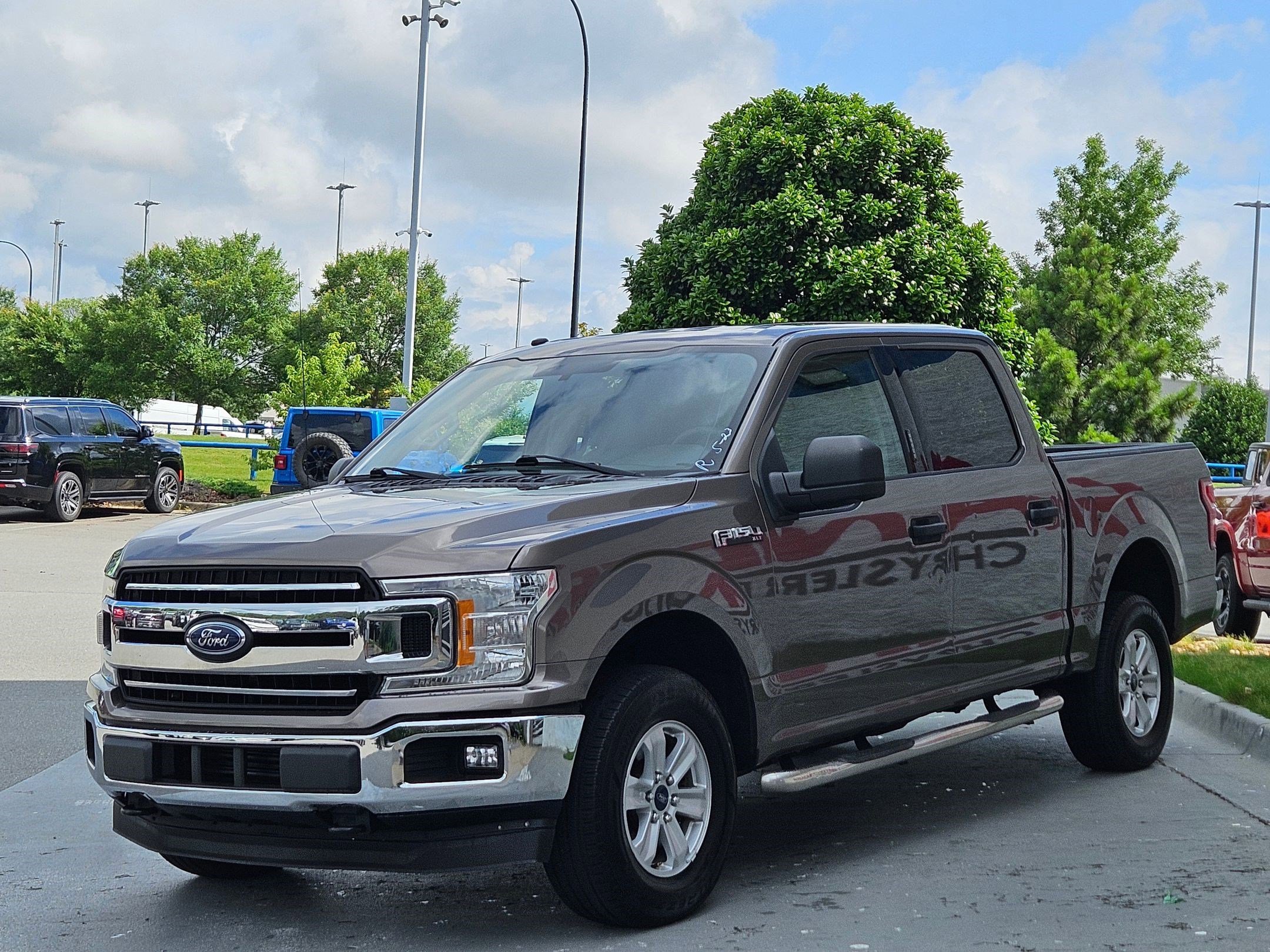 Used 2018 Stone Gray Ford XLT image 3