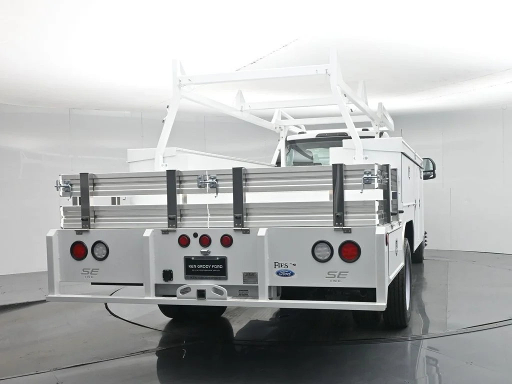New 2025 Oxford White Ford XL image 59
