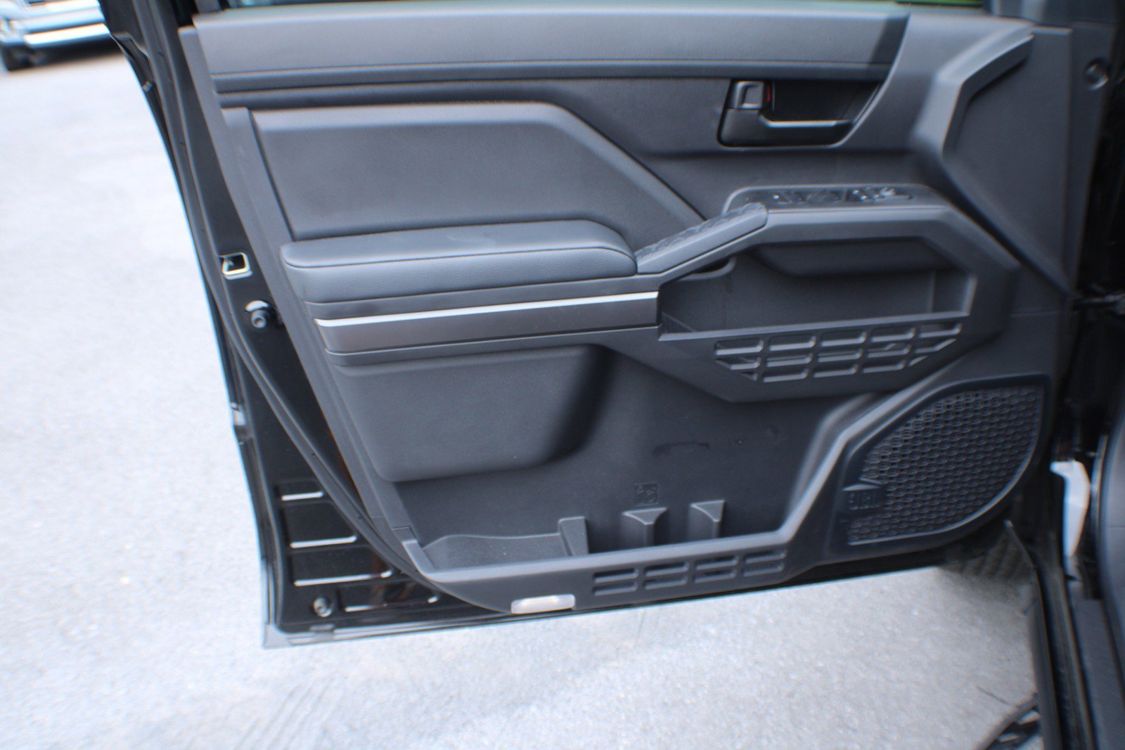 2024 Toyota Tacoma SR5 - Photo 6