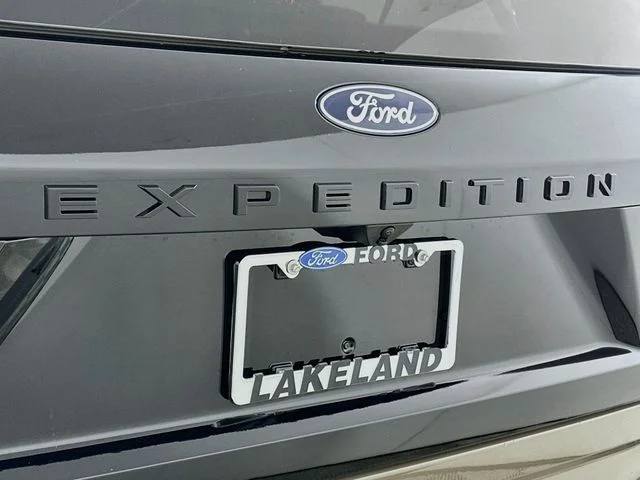 New 2027 Gray Ford Platinum image 27