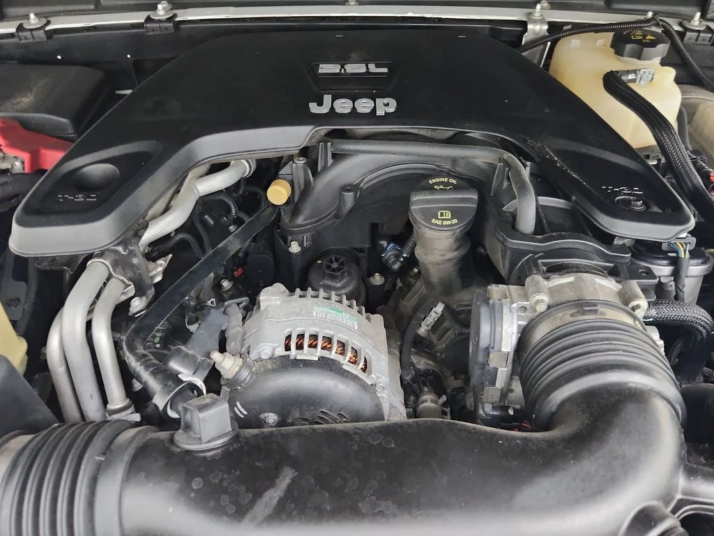 Used 2018 White Jeep Unlimited Sport image 37
