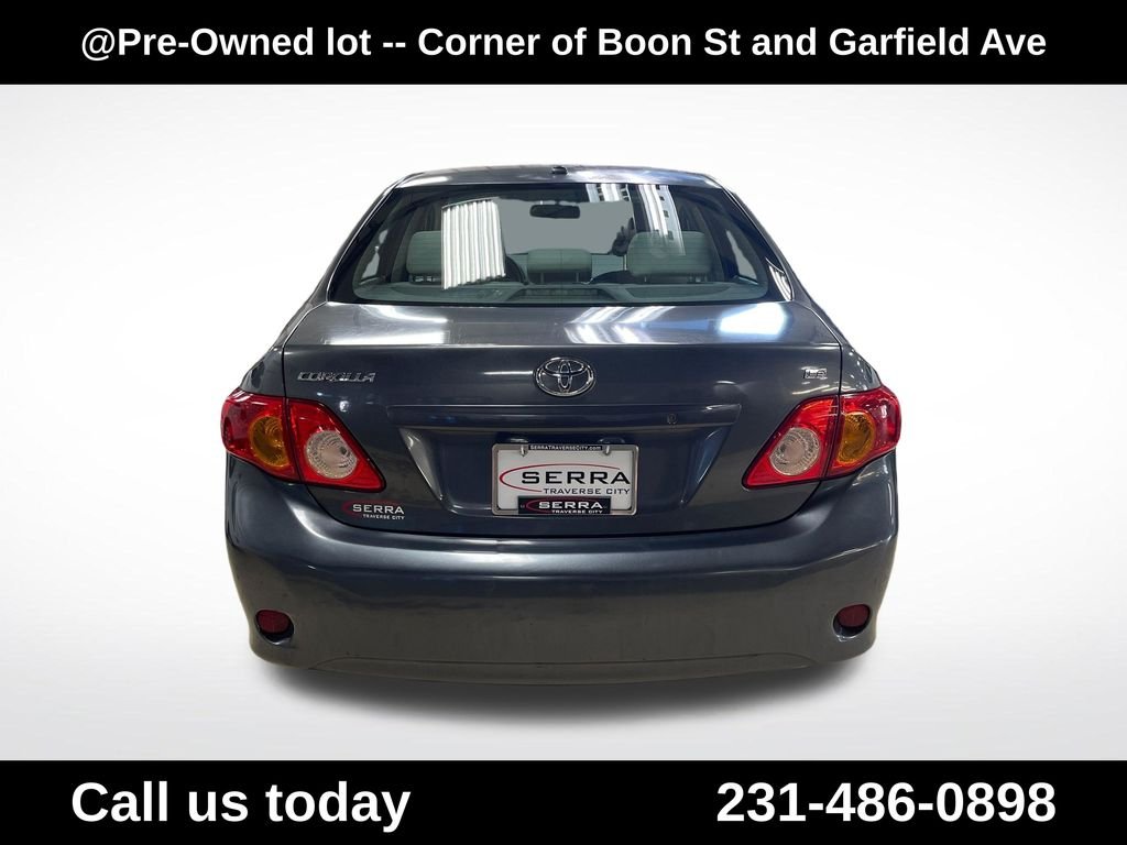 Used 2010 Gray Toyota LE image 5